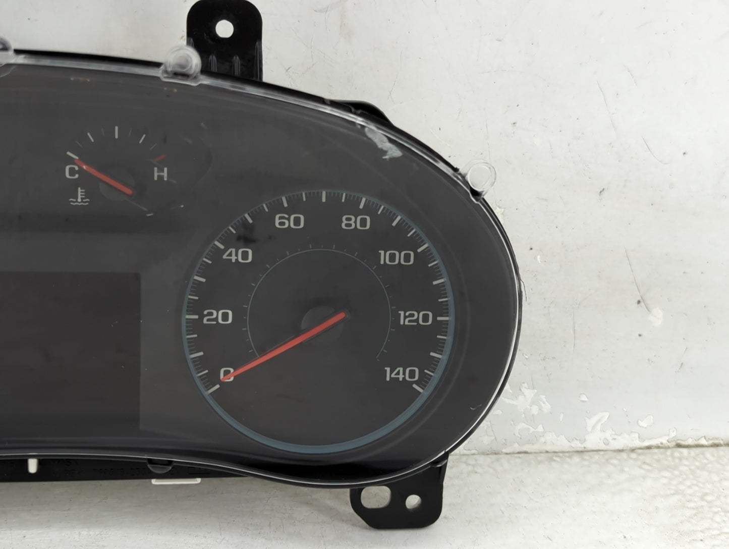 2019 Chevrolet Malibu Instrument Cluster Speedometer Gauges P/N:84524327 6218277A43270165 Miles: Fits OEM Used Auto Parts - 