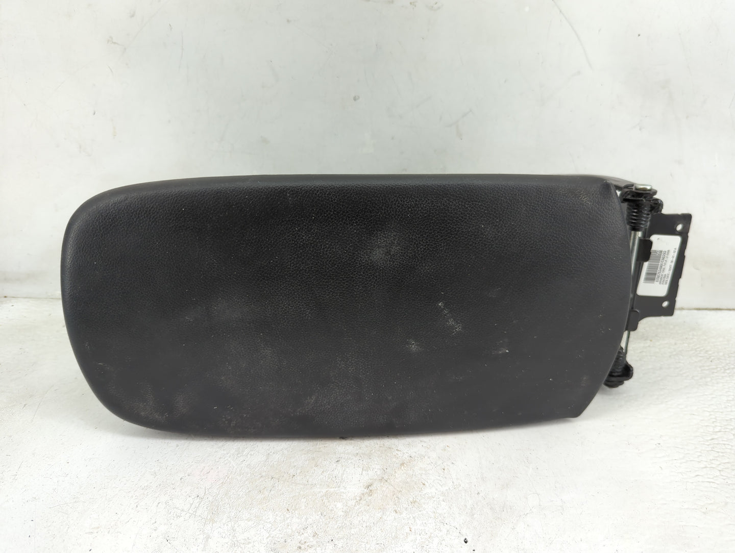 2016-2018 Chevrolet Malibu Center Console Armrest Cover Lid P/N:1251040 Fits Fits 2016 2017 2018 OEM Used Auto Parts - Oemus