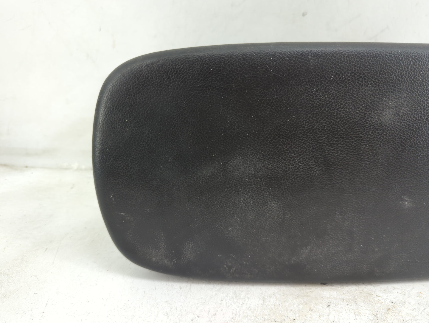 2016-2018 Chevrolet Malibu Center Console Armrest Cover Lid P/N:1251040 Fits Fits 2016 2017 2018 OEM Used Auto Parts - Oemus