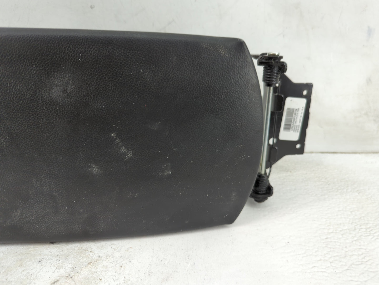 2016-2018 Chevrolet Malibu Center Console Armrest Cover Lid P/N:1251040 Fits Fits 2016 2017 2018 OEM Used Auto Parts - Oemus