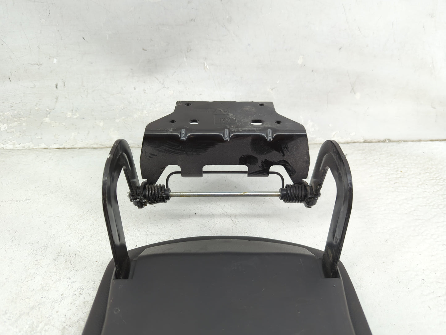 2016-2018 Chevrolet Malibu Center Console Armrest Cover Lid P/N:1251040 Fits Fits 2016 2017 2018 OEM Used Auto Parts - Oemus