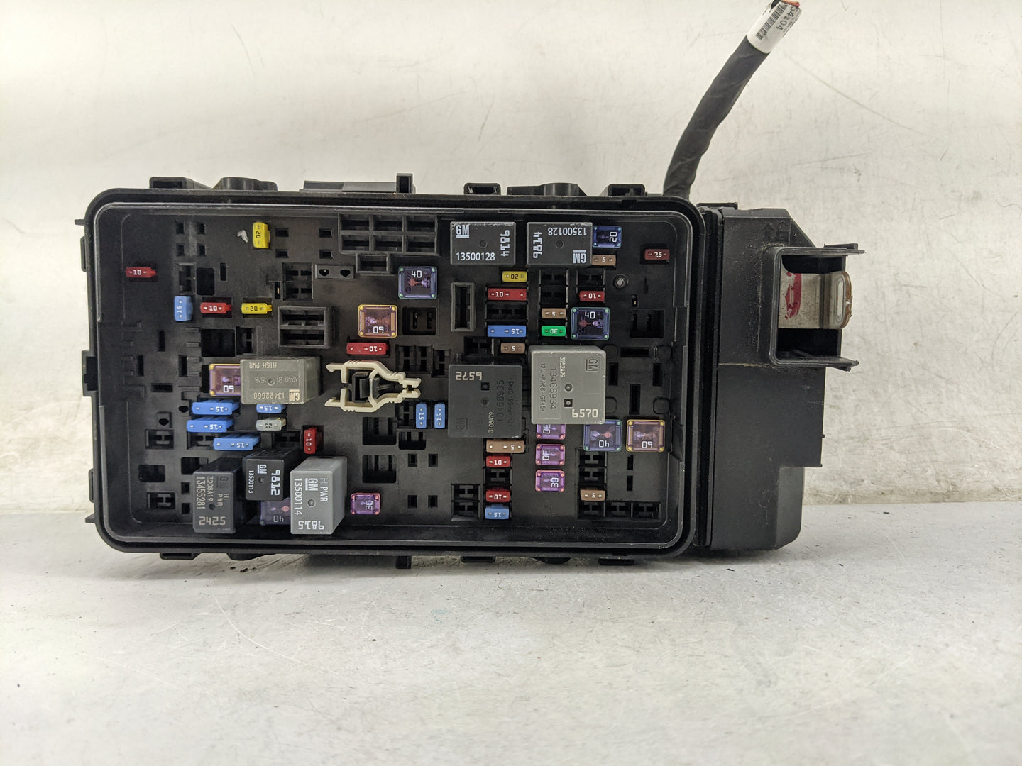 2019 Chevrolet Malibu Fusebox Fuse Box Panel Relay Module P/N:13500128 13500113, 13500114, 13468935, 13468934, 13452281 Fits