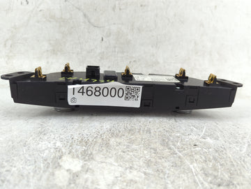 2019-2021 Chevrolet Malibu Climate Control Module Temperature AC/Heater Replacement P/N:84426649 7370200000000X Fits OEM Used Auto Parts