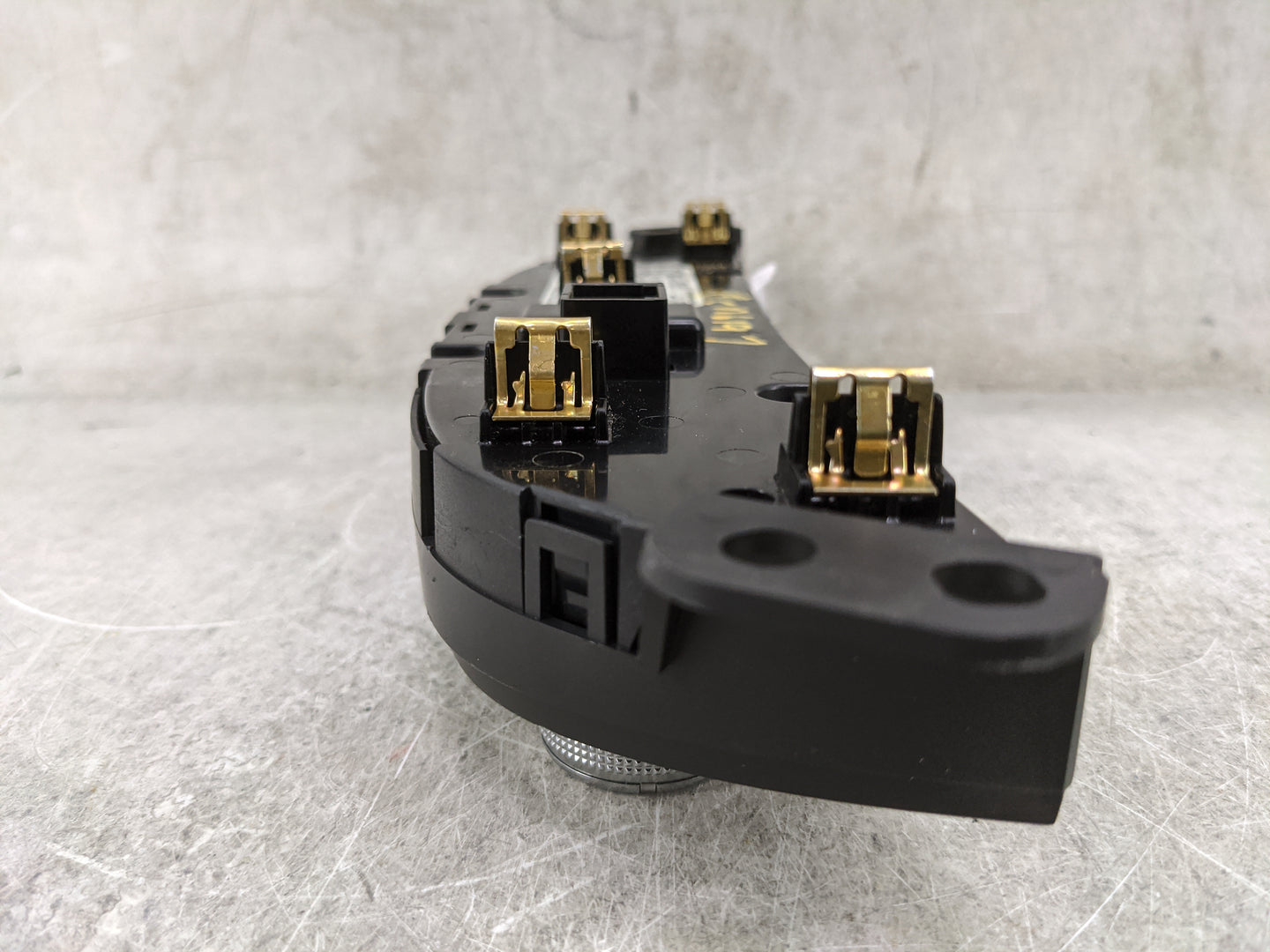 2019-2021 Chevrolet Malibu Climate Control Module Temperature AC/Heater Replacement P/N:84426651 7370200000000X Fits OEM Use
