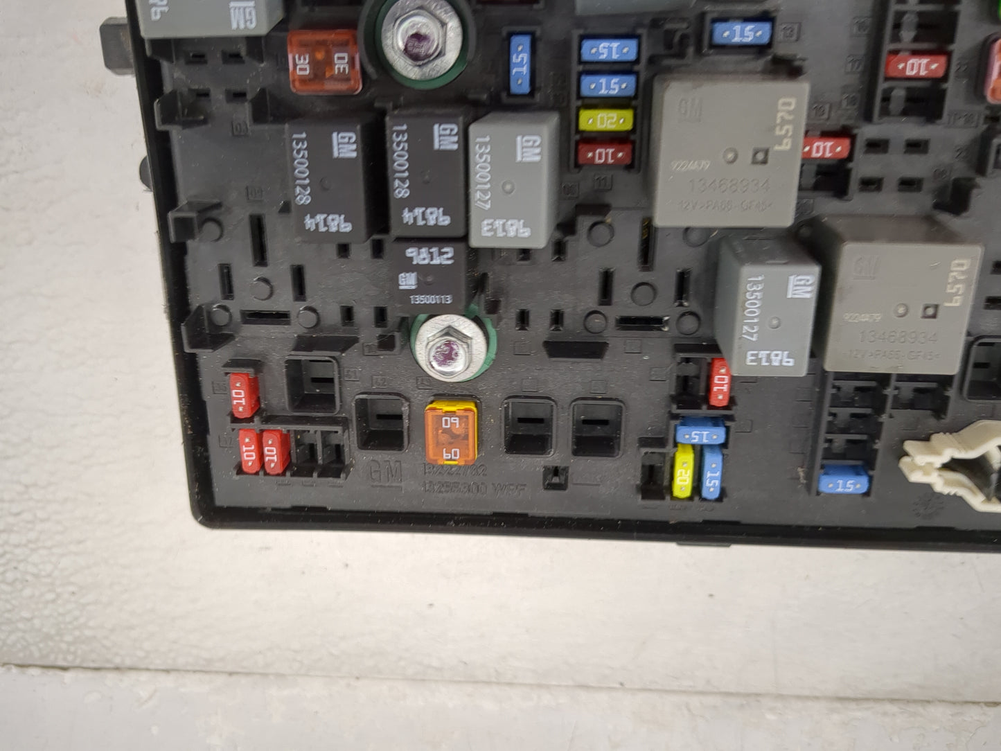 2019 Chevrolet Malibu Fusebox Fuse Box Panel Relay Module P/N:13500114 13500128, 13500127, 13500113, 13500122, 13468934 Fits