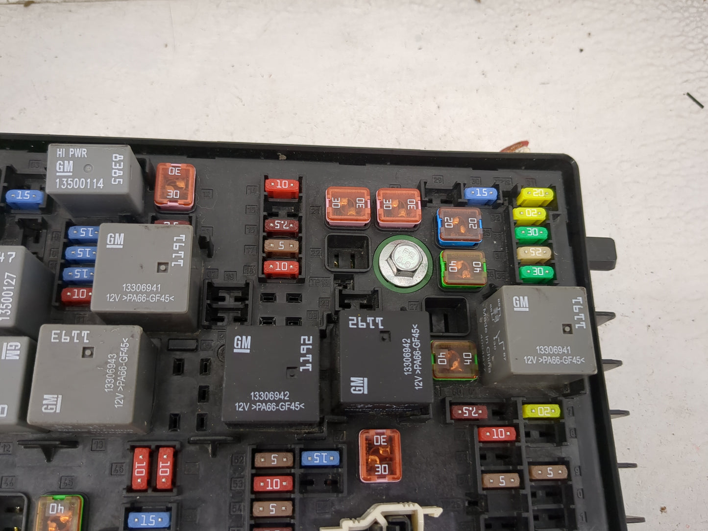 2019 Chevrolet Malibu Fusebox Fuse Box Panel Relay Module P/N:13500128 13500114, 13500127, 13500112, 13306941, 13306942 Fits