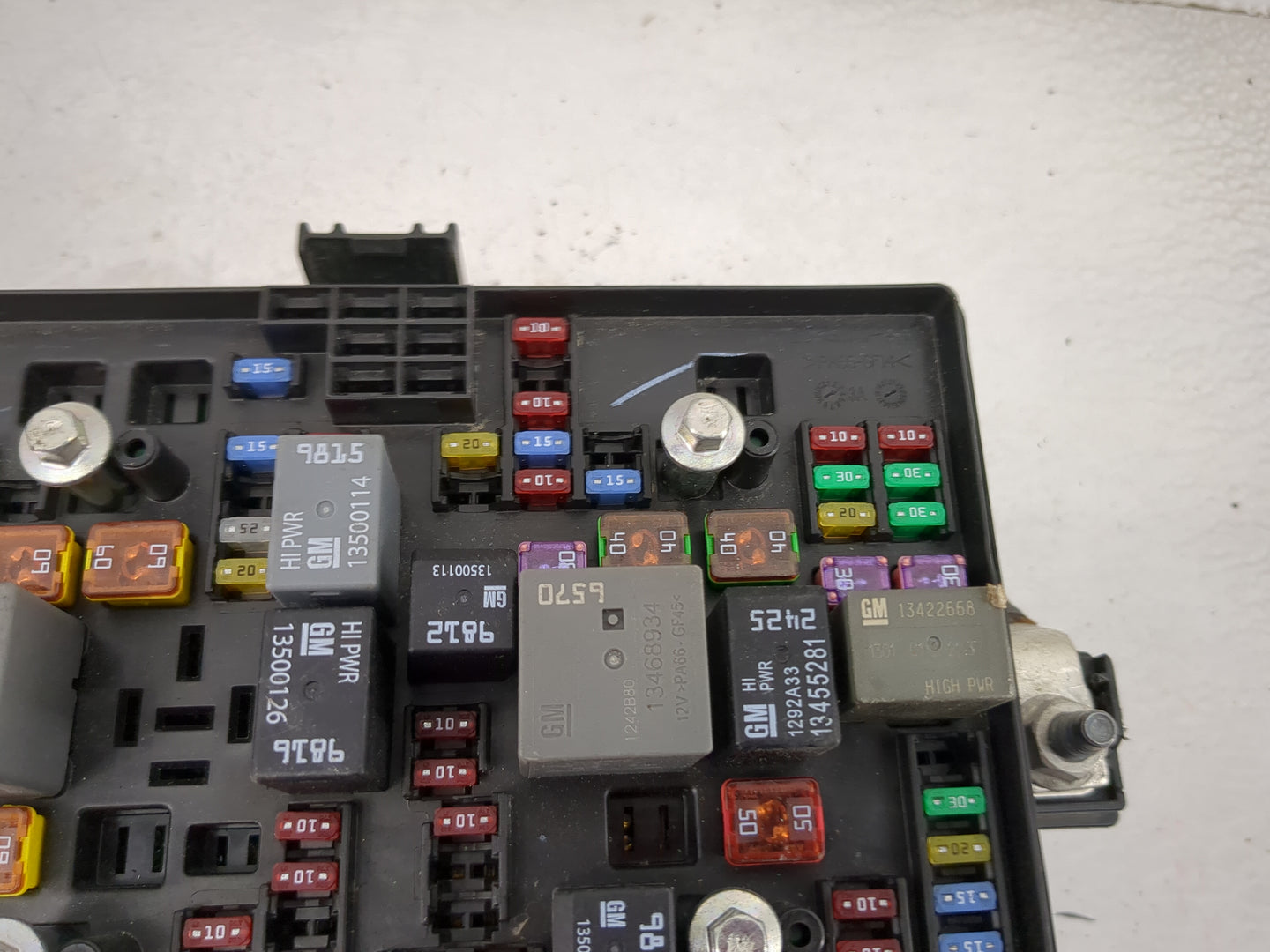 2019 Chevrolet Malibu Fusebox Fuse Box Panel Relay Module P/N:85561330_01 84095364, 13500114, 13500126, 13500113, 13468934 F