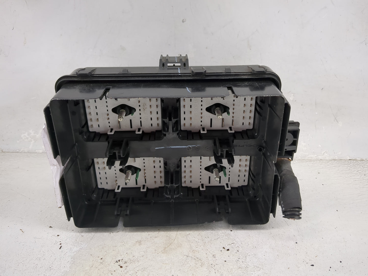 2019 Chevrolet Malibu Fusebox Fuse Box Panel Relay Module P/N:85561330_01 84095364, 13500114, 13500126, 13500113, 13468934 F
