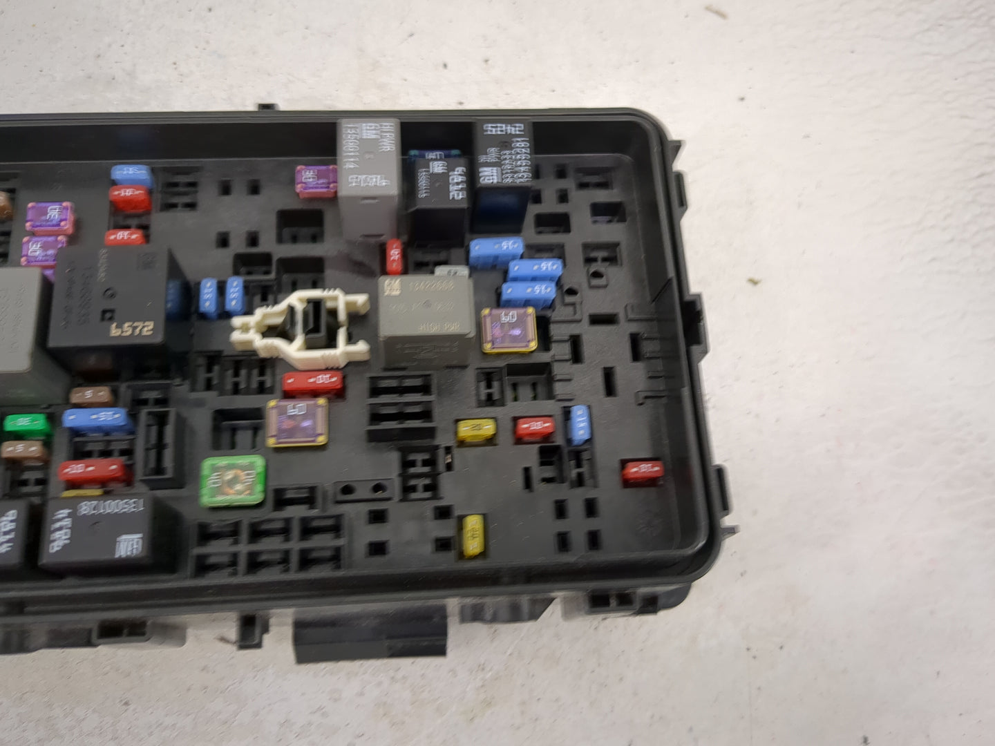 2018-2019 Chevrolet Malibu Fusebox Fuse Box Panel Relay Module P/N:13500128 13422668, 13500114, 13453281 Fits Fits 2018 2019