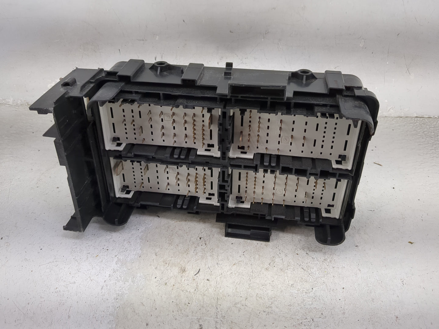 2018-2019 Chevrolet Malibu Fusebox Fuse Box Panel Relay Module P/N:13500128 13422668, 13500114, 13453281 Fits Fits 2018 2019