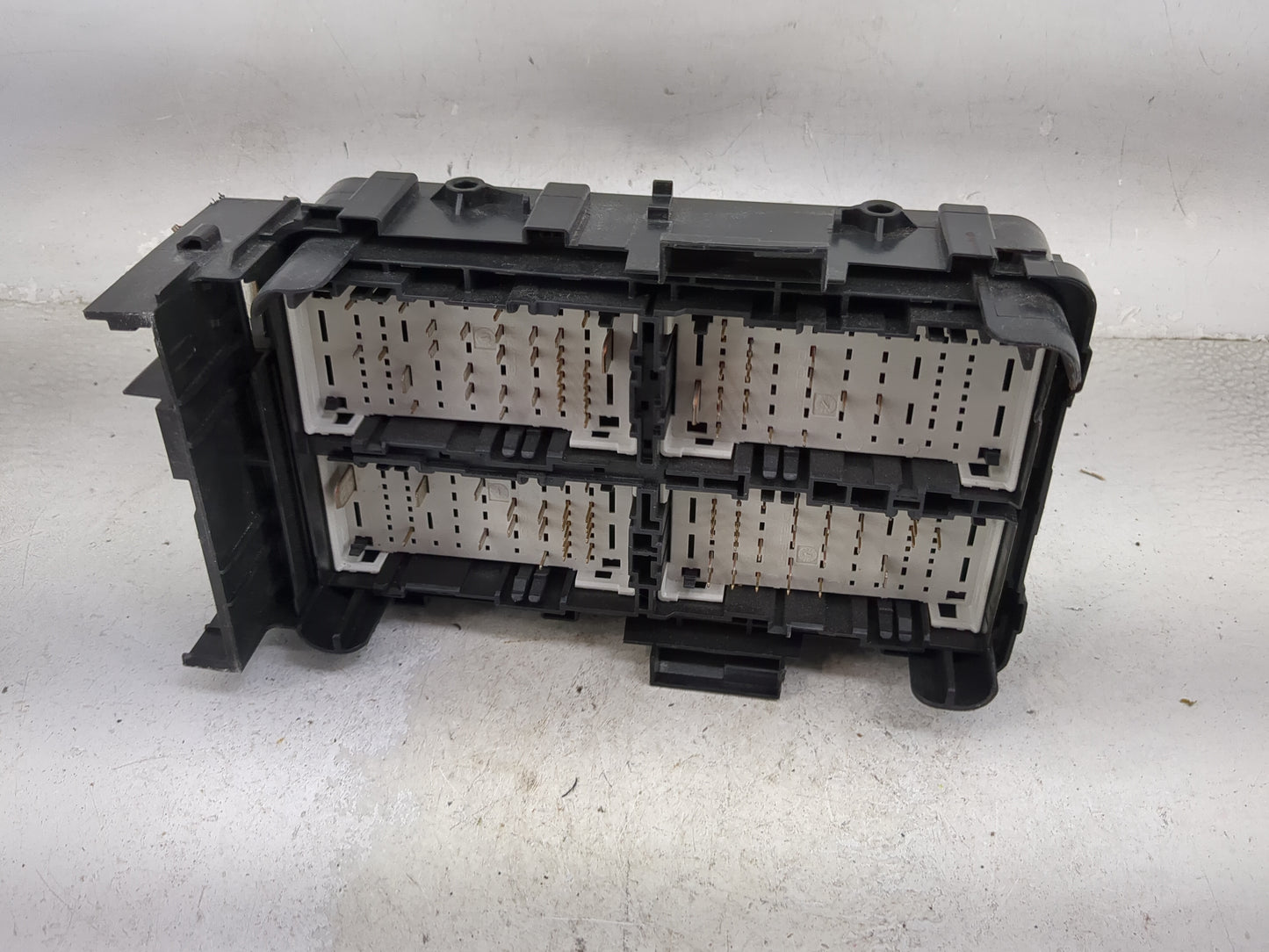 2018-2019 Chevrolet Malibu Fusebox Fuse Box Panel Relay Module P/N:13500128 13422668, 13500114, 13453281 Fits Fits 2018 2019