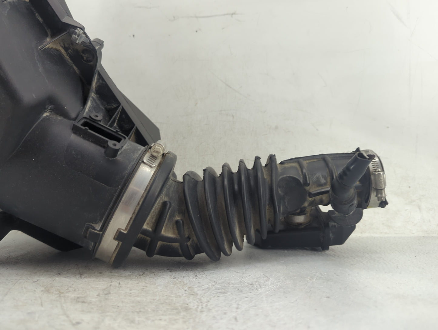 2016-2021 Chevrolet Malibu Air Cleaner Intake-duct Hose Tube 1476857 - Oemusedautoparts1.com