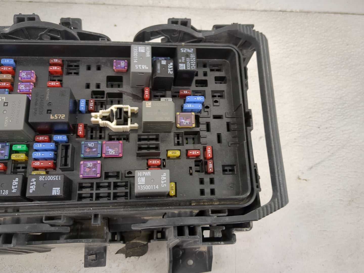 2019 Chevrolet Malibu Fusebox Fuse Box Panel Relay Module P/N:13500114 13500128, 13500113, 13468934, 13468935, 13452801 Fits