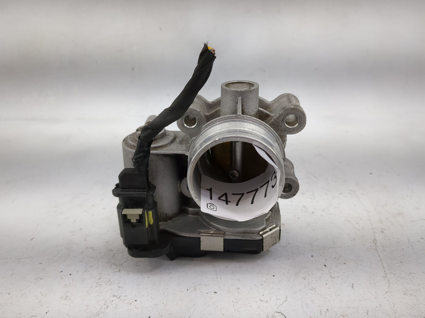 2016-2021 Chevrolet Malibu Throttle Body P/N:12671379AA Fits Fits 2016 2017 2018 2019 2020 2021 2022 OEM Used Auto Parts - O