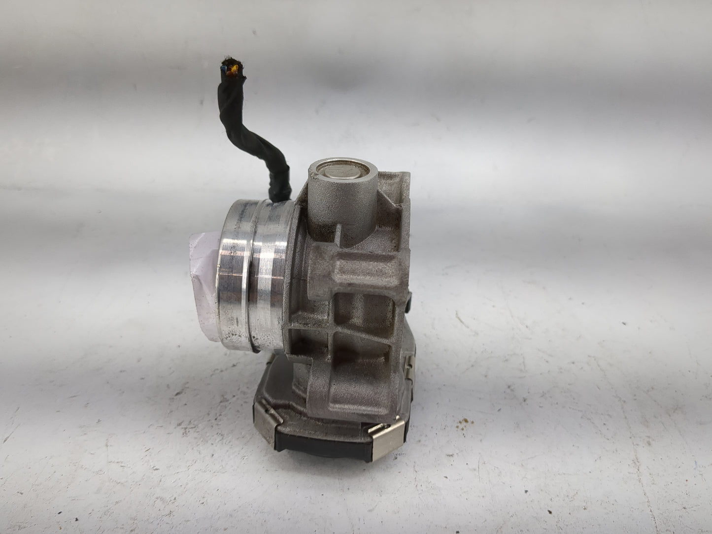 2016-2021 Chevrolet Malibu Throttle Body P/N:12671379AA Fits Fits 2016 2017 2018 2019 2020 2021 2022 OEM Used Auto Parts - O