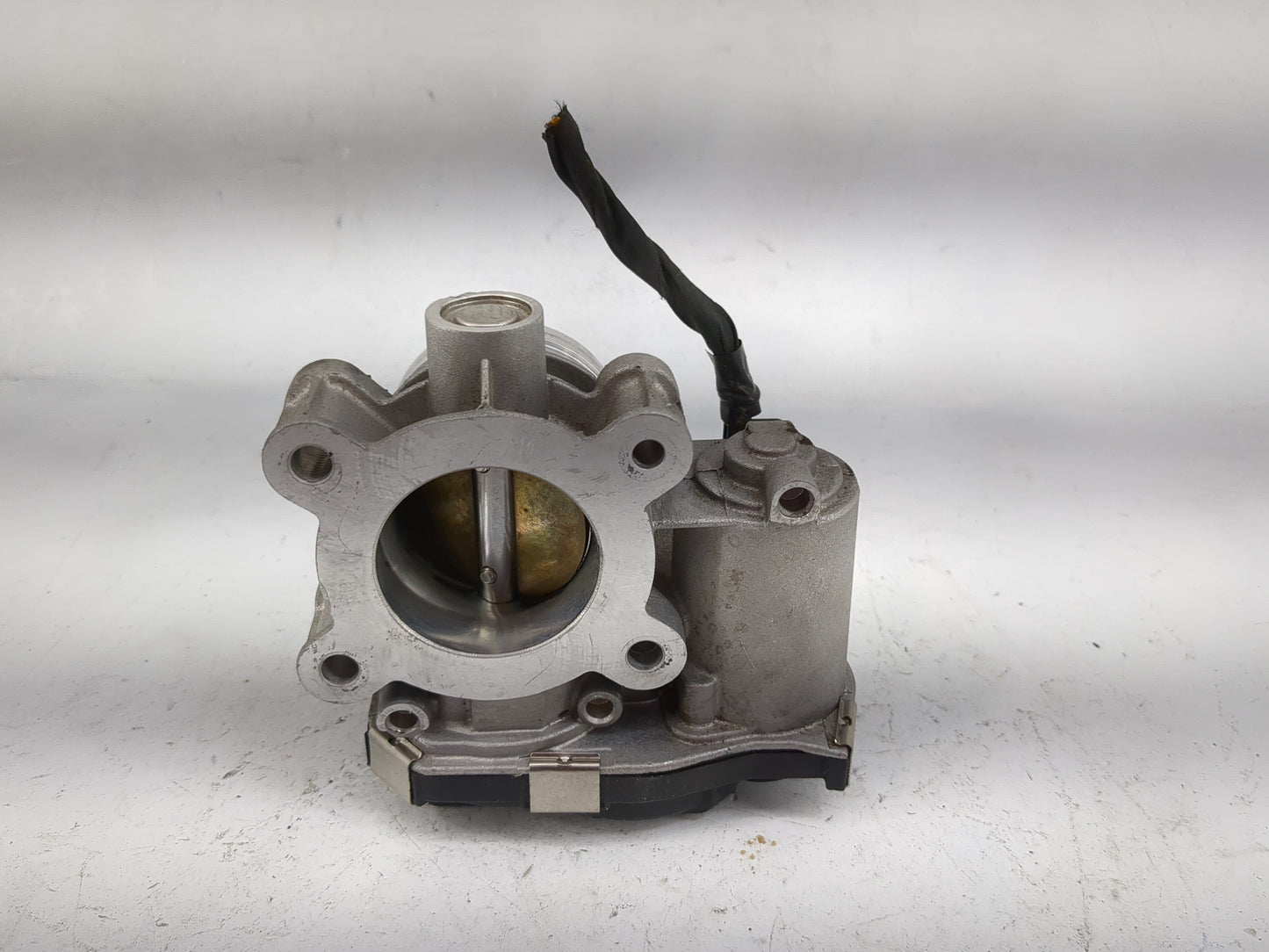 2016-2021 Chevrolet Malibu Throttle Body P/N:12671379AA Fits Fits 2016 2017 2018 2019 2020 2021 2022 OEM Used Auto Parts - O