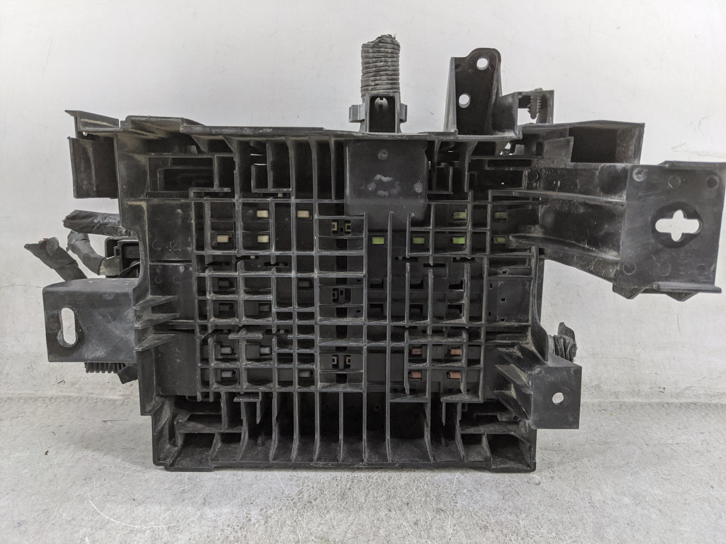 2019 Chevrolet Malibu Fusebox Fuse Box Panel Relay Module P/N:23285566_01 13500114, 13500113, 13500172, 13006941 Fits OEM Us