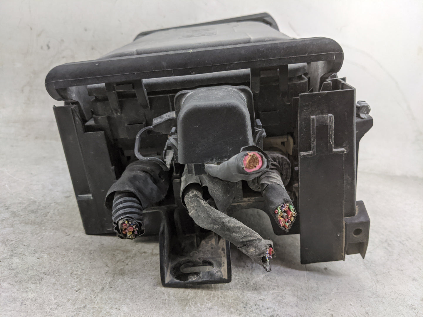 2019 Chevrolet Malibu Fusebox Fuse Box Panel Relay Module P/N:23285566_01 13500114, 13500113, 13500172, 13006941 Fits OEM Us