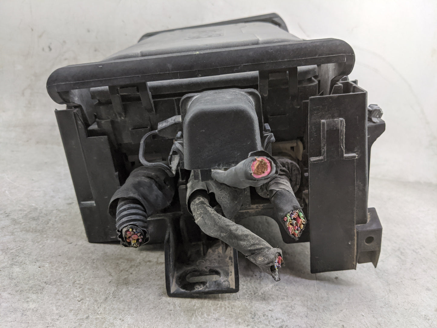 2019 Chevrolet Malibu Fusebox Fuse Box Panel Relay Module P/N:23285566_01 13500114, 13500113, 13500172, 13006941 Fits OEM Us