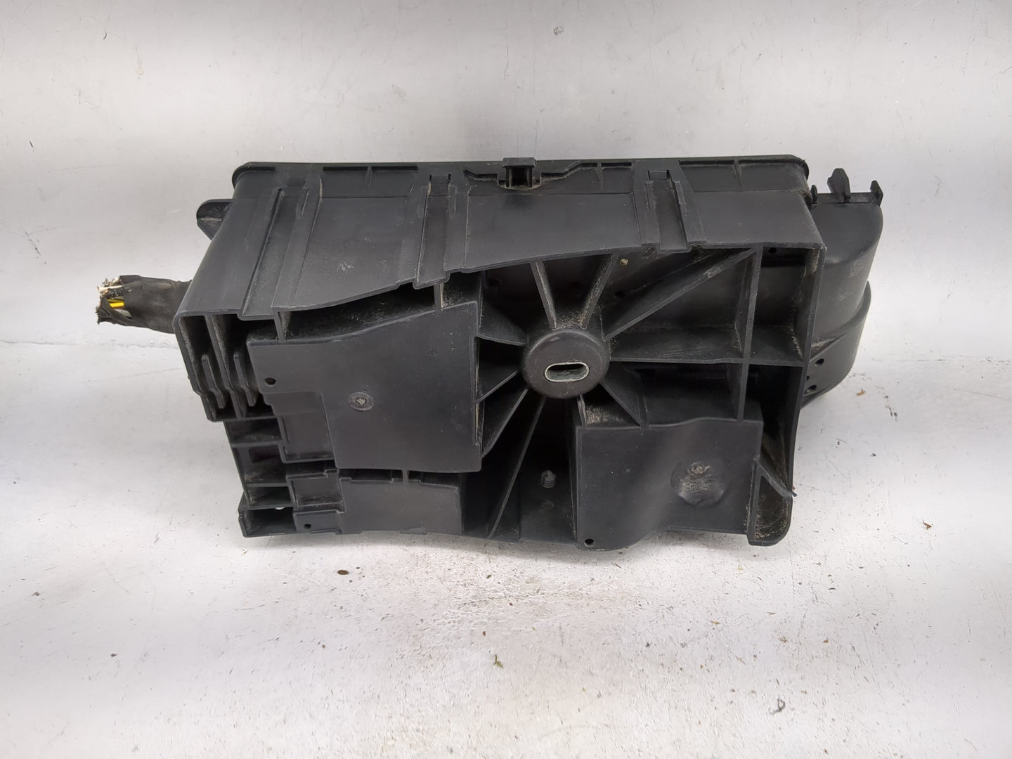 2019 Chevrolet Malibu Fusebox Fuse Box Panel Relay Module P/N:12246199 13500118, 13500119, 13500128, 13500113, 13500114 Fits