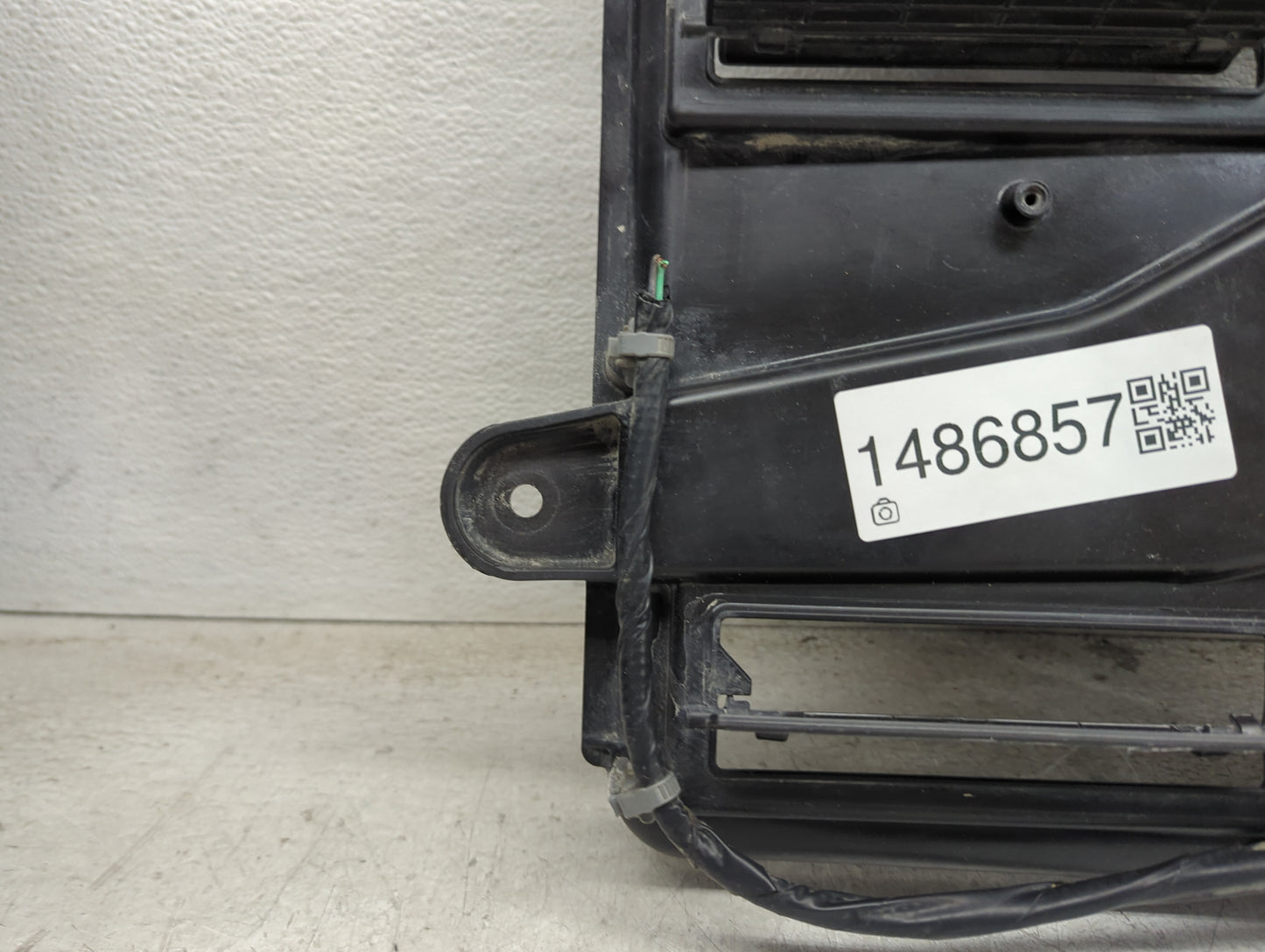 2016-2021 Chevrolet Malibu Electric Radiator Cooling Fan Motor Assembly P/N:80960028Y 34118000000Y Fits OEM Used Auto Parts 