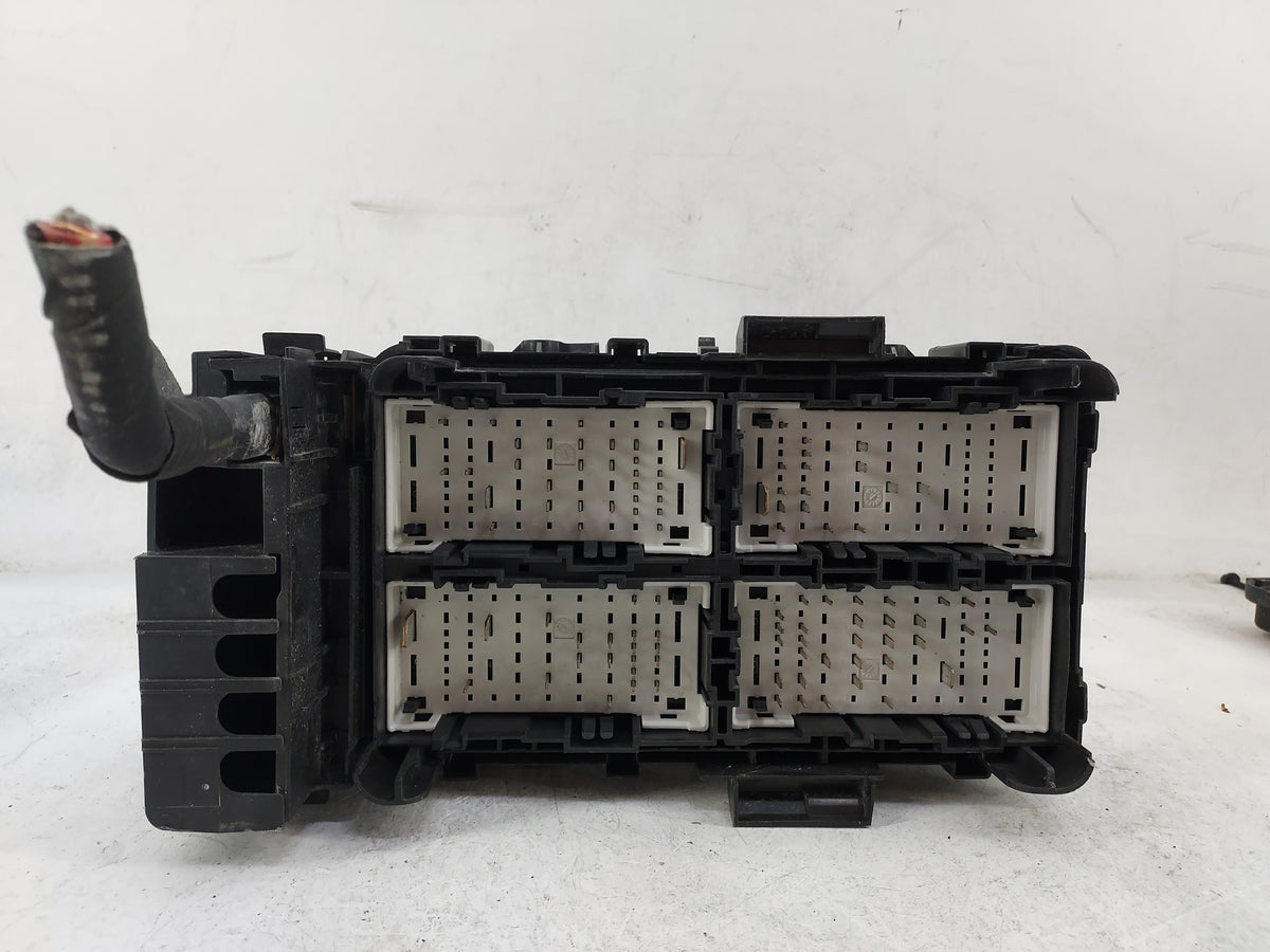 2019 Chevrolet Malibu Fusebox Fuse Box Panel Relay Module P/N:13500128 13468935, 13468934, 13455281, 13500127, 13422668 Fits