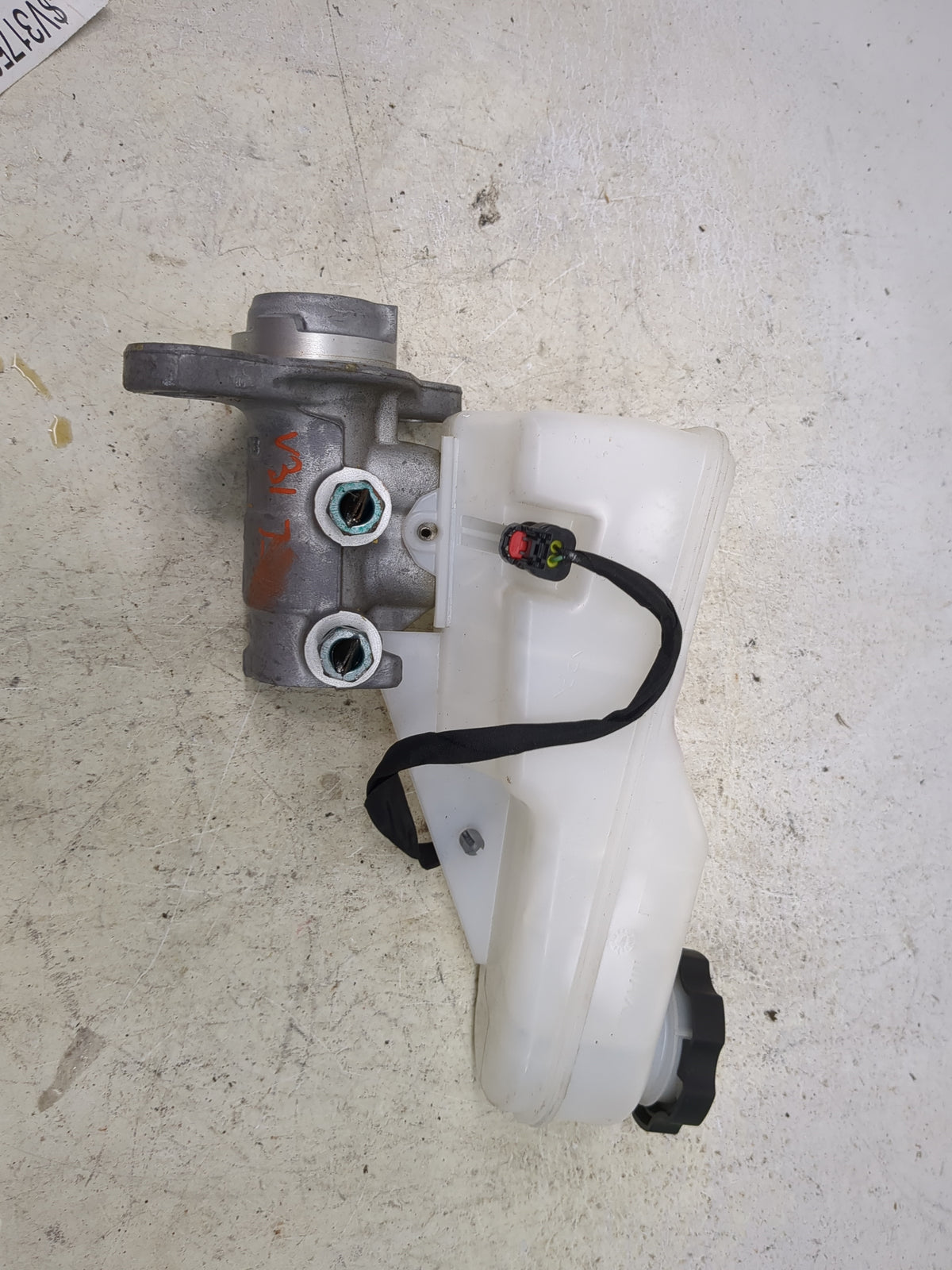 2016-2021 Chevrolet Malibu Brake Master Cylinder 1513128 - Oemusedautoparts1.com