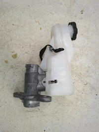 2016-2021 Chevrolet Malibu Brake Master Cylinder 1513128 - Oemusedautoparts1.com