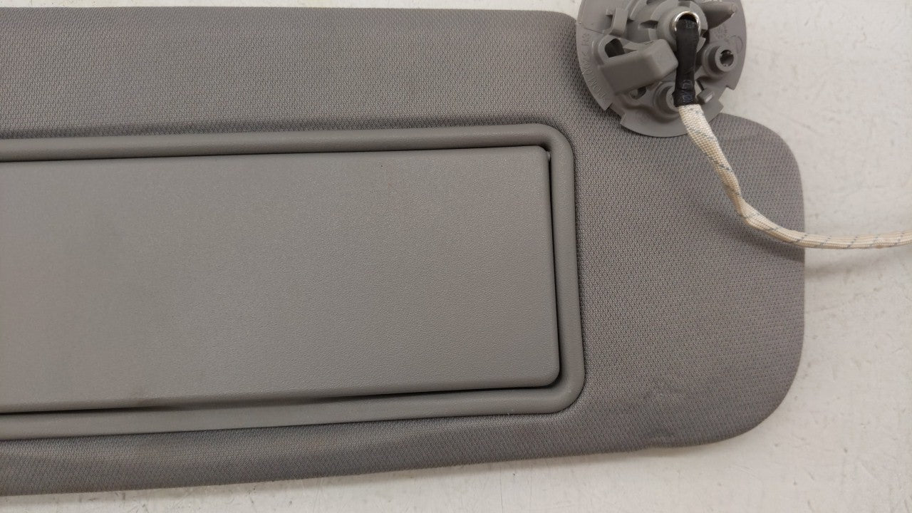 2016-2019 Chevrolet Malibu Sun Visor Shade Replacement Passenger Right Mirror Fits Fits 2016 2017 2018 2019 OEM Used Auto Pa