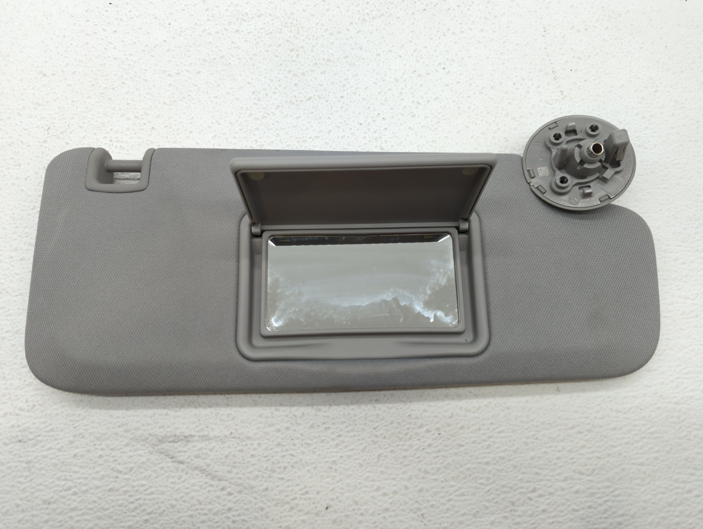 2016-2019 Chevrolet Malibu Sun Visor Shade Replacement Passenger Right Mirror Fits Fits 2016 2017 2018 2019 OEM Used Auto Pa