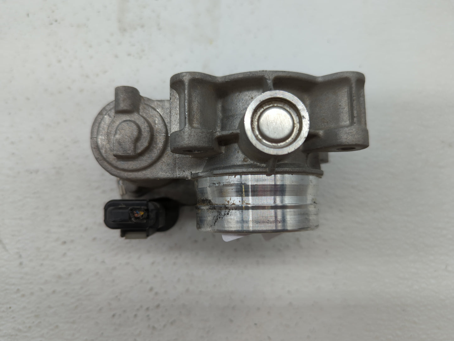 2016-2019 Chevrolet Malibu Throttle Body P/N:12671379AA Fits Fits 2016 2017 2018 2019 OEM Used Auto Parts - Oemusedautoparts