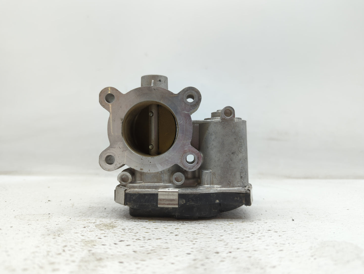2016-2019 Chevrolet Malibu Throttle Body P/N:12671379AA Fits Fits 2016 2017 2018 2019 OEM Used Auto Parts - Oemusedautoparts