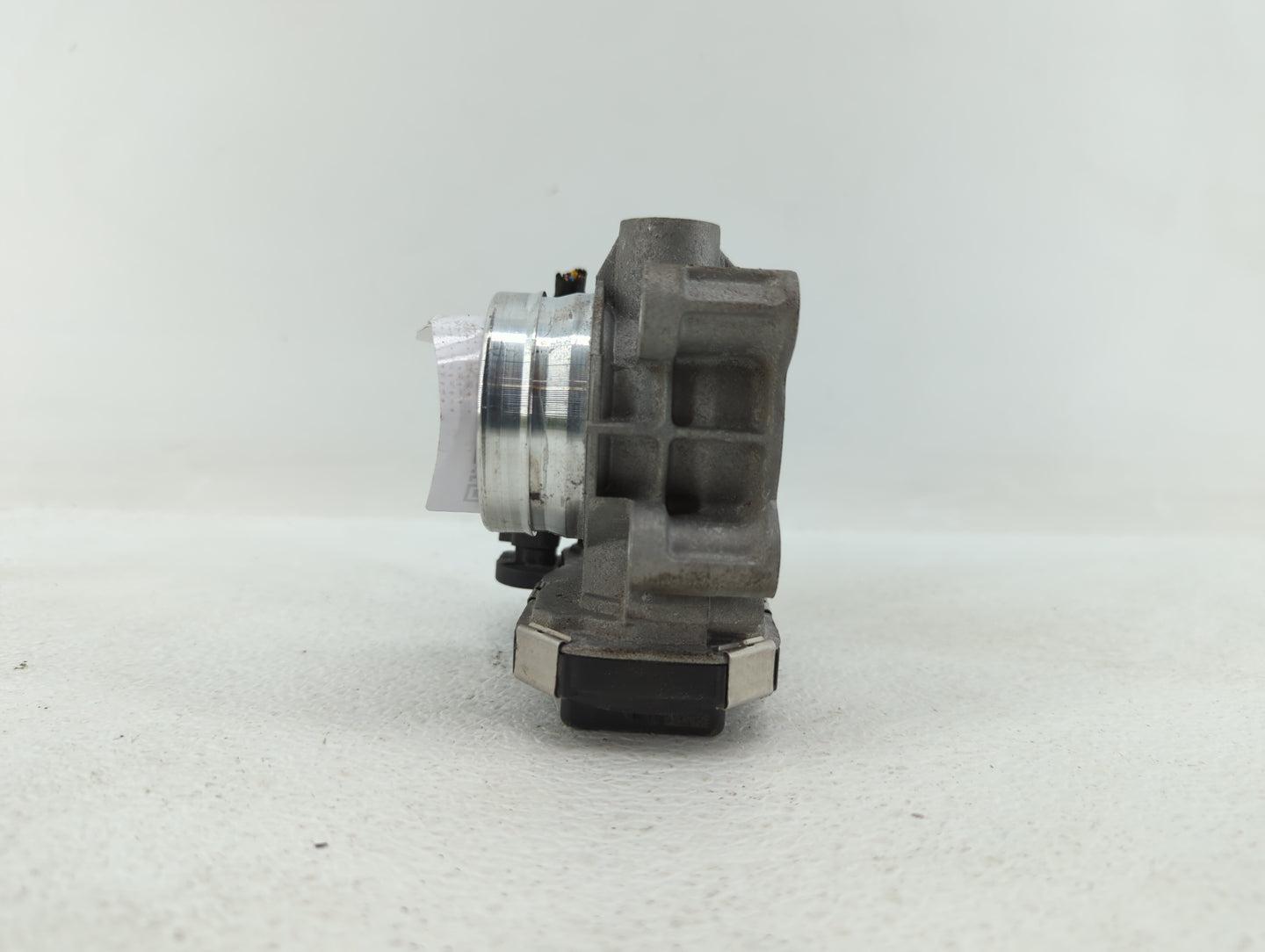 2016-2019 Chevrolet Malibu Throttle Body P/N:12671379AA Fits Fits 2016 2017 2018 2019 OEM Used Auto Parts - Oemusedautoparts