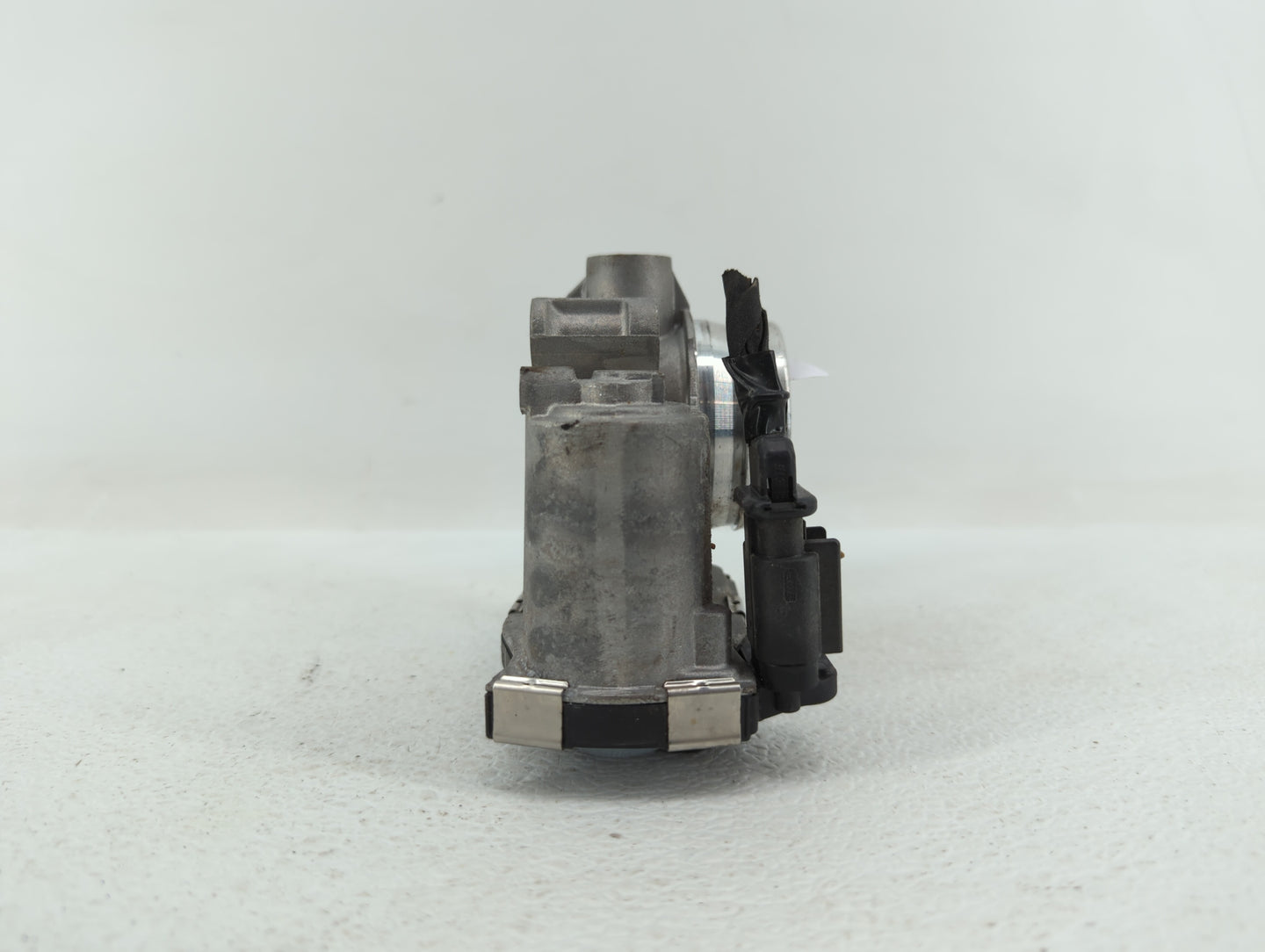 2016-2019 Chevrolet Malibu Throttle Body P/N:12671379AA Fits Fits 2016 2017 2018 2019 OEM Used Auto Parts - Oemusedautoparts
