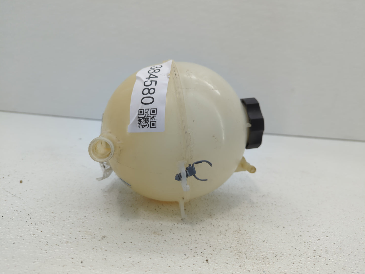 2016 Chevrolet Malibu Radiator Coolant Overflow Expansion Tank Bottle - Oemusedautoparts1.com