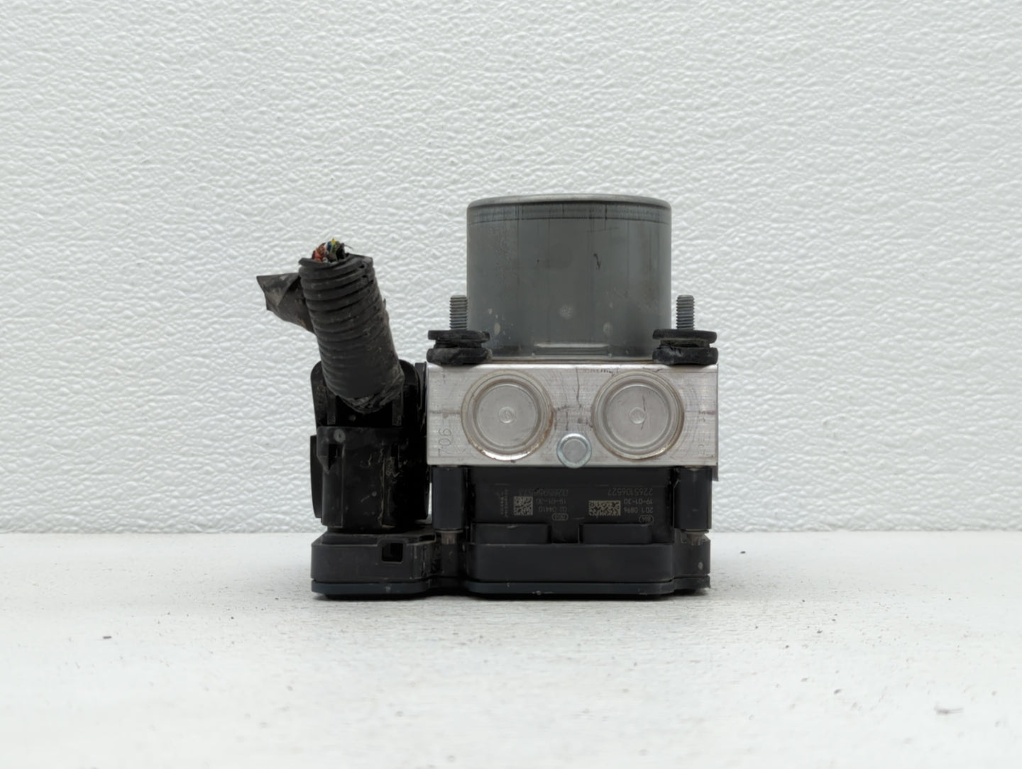2019 Chevrolet Malibu ABS Pump Control Module Replacement P/N:84501623 8451623, 84502888 Fits OEM Used Auto Parts - Oemuseda