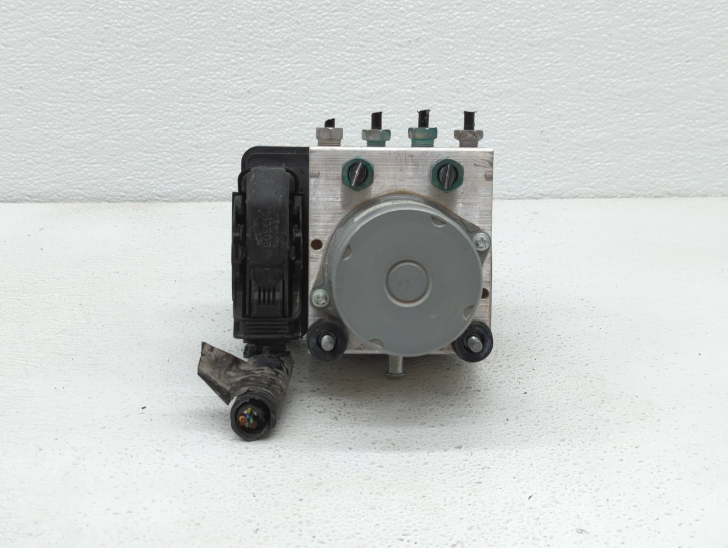 2019 Chevrolet Malibu ABS Pump Control Module Replacement P/N:84501623 8451623, 84502888 Fits OEM Used Auto Parts - Oemuseda