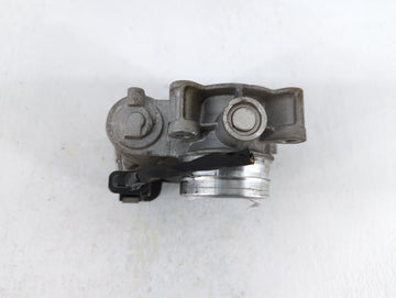 2016-2019 Chevrolet Malibu Throttle Body P/N:12671379AA Fits Fits 2016 2017 2018 2019 OEM Used Auto Parts
