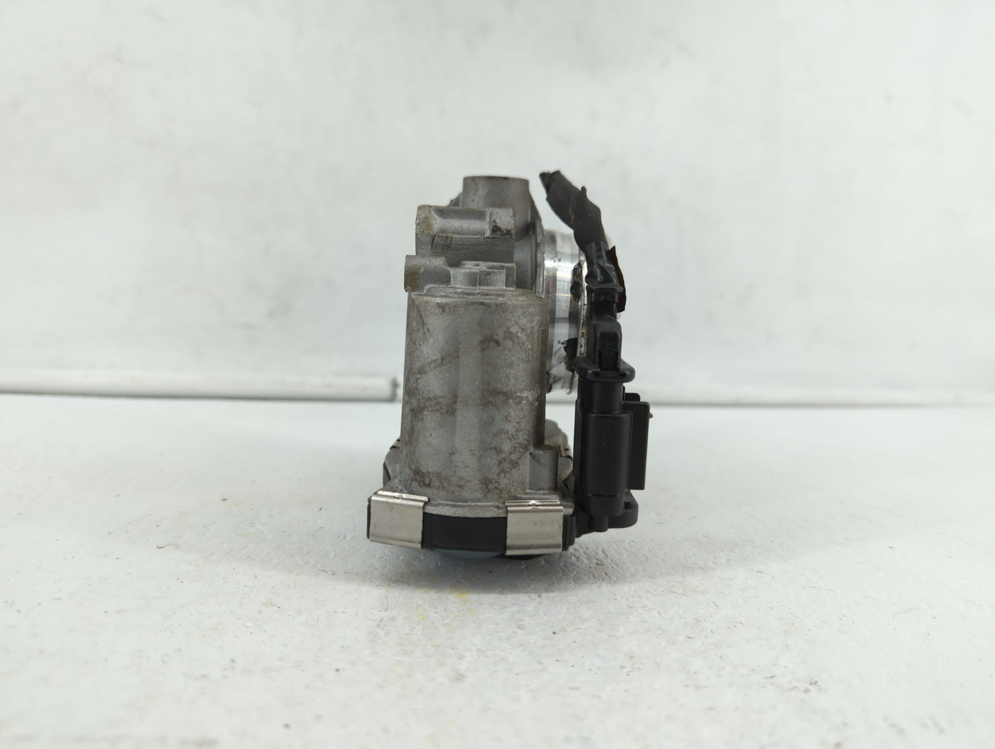 2016-2019 Chevrolet Malibu Throttle Body P/N:12671379AA Fits Fits 2016 2017 2018 2019 OEM Used Auto Parts - Oemusedautoparts