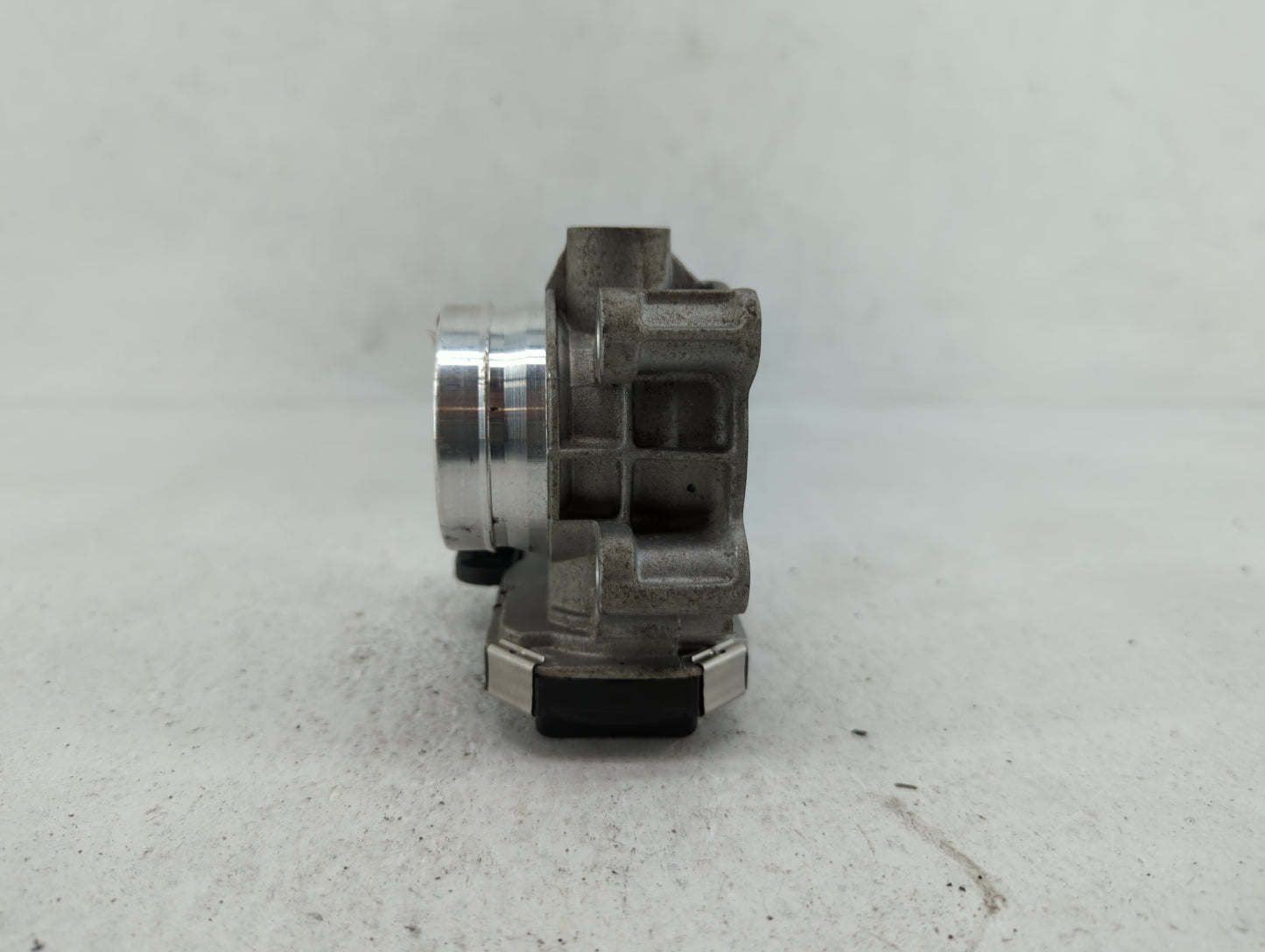 2016-2019 Chevrolet Malibu Throttle Body P/N:12671379AA Fits Fits 2016 2017 2018 2019 OEM Used Auto Parts - Oemusedautoparts