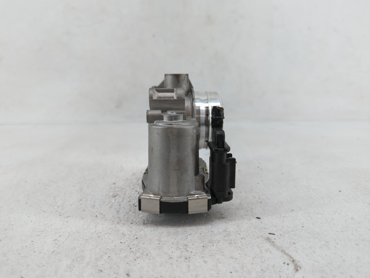 2016-2019 Chevrolet Malibu Throttle Body P/N:12671379AA Fits Fits 2016 2017 2018 2019 OEM Used Auto Parts - Oemusedautoparts