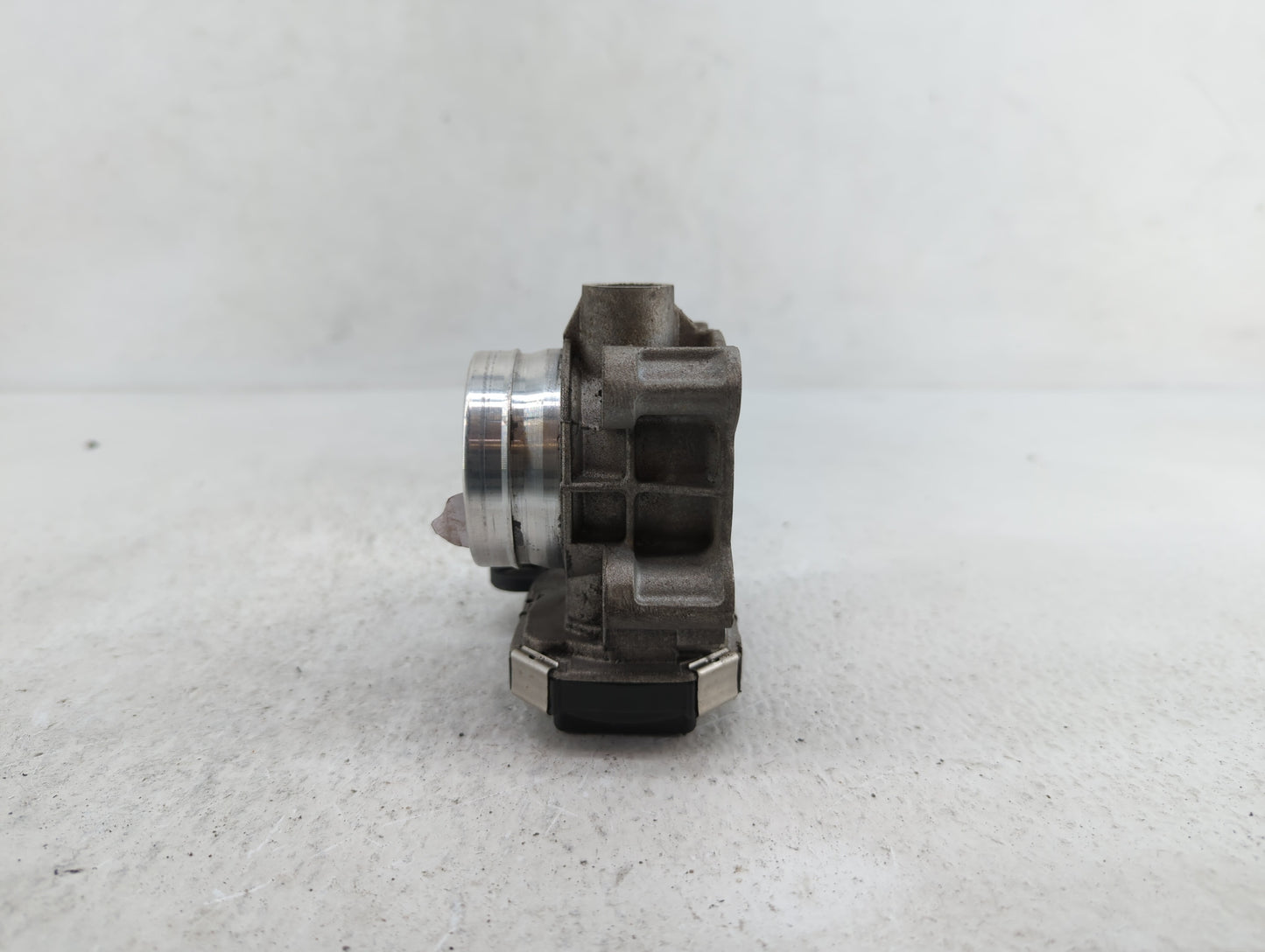 2016-2021 Chevrolet Malibu Throttle Body P/N:12671379AA Fits Fits 2016 2017 2018 2019 2020 2021 2022 OEM Used Auto Parts - O