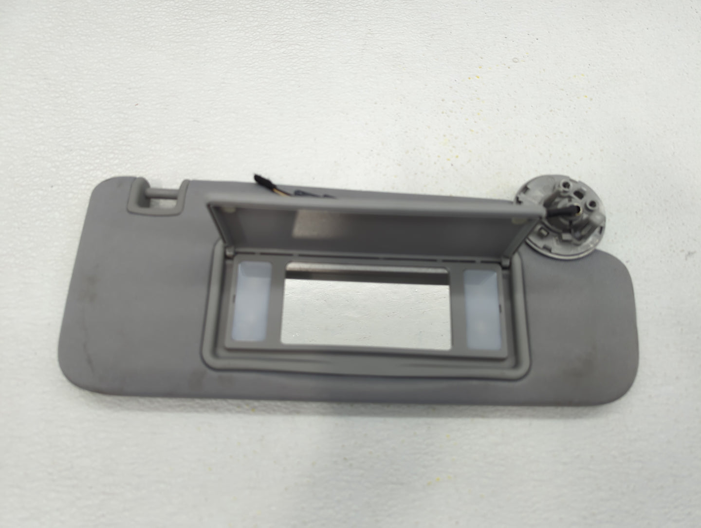 2016-2021 Chevrolet Malibu Sun Visor Shade Replacement Passenger Right Mirror Fits Fits 2016 2017 2018 2019 2020 2021 OEM Us