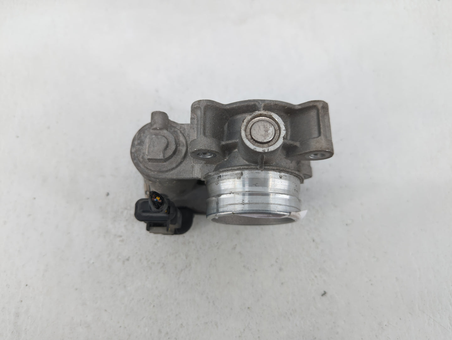 2016-2021 Chevrolet Malibu Throttle Body P/N:12671379AA Fits Fits 2016 2017 2018 2019 2020 2021 2022 OEM Used Auto Parts - O