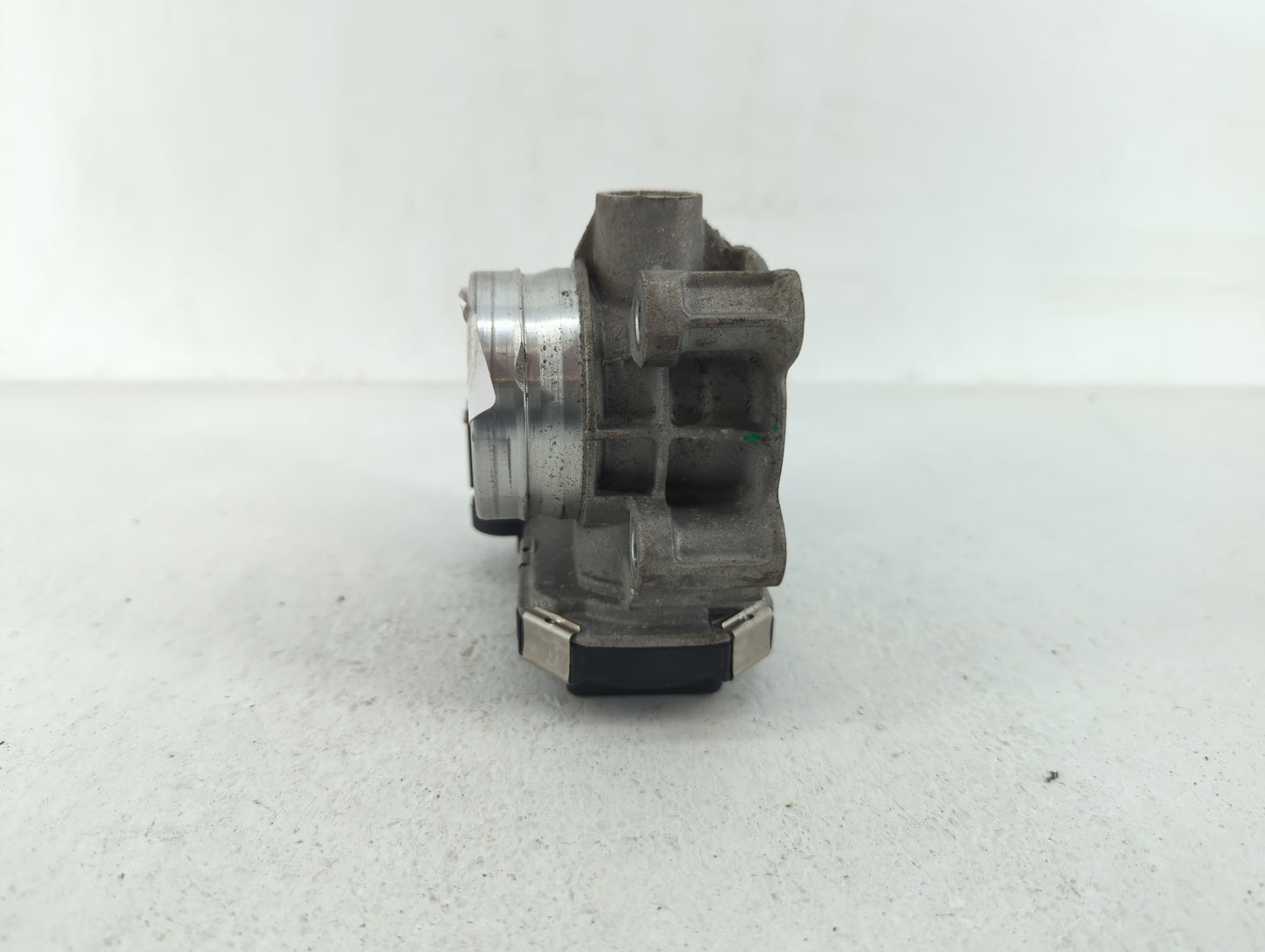 2016-2021 Chevrolet Malibu Throttle Body P/N:12671379AA Fits Fits 2016 2017 2018 2019 2020 2021 2022 OEM Used Auto Parts - O