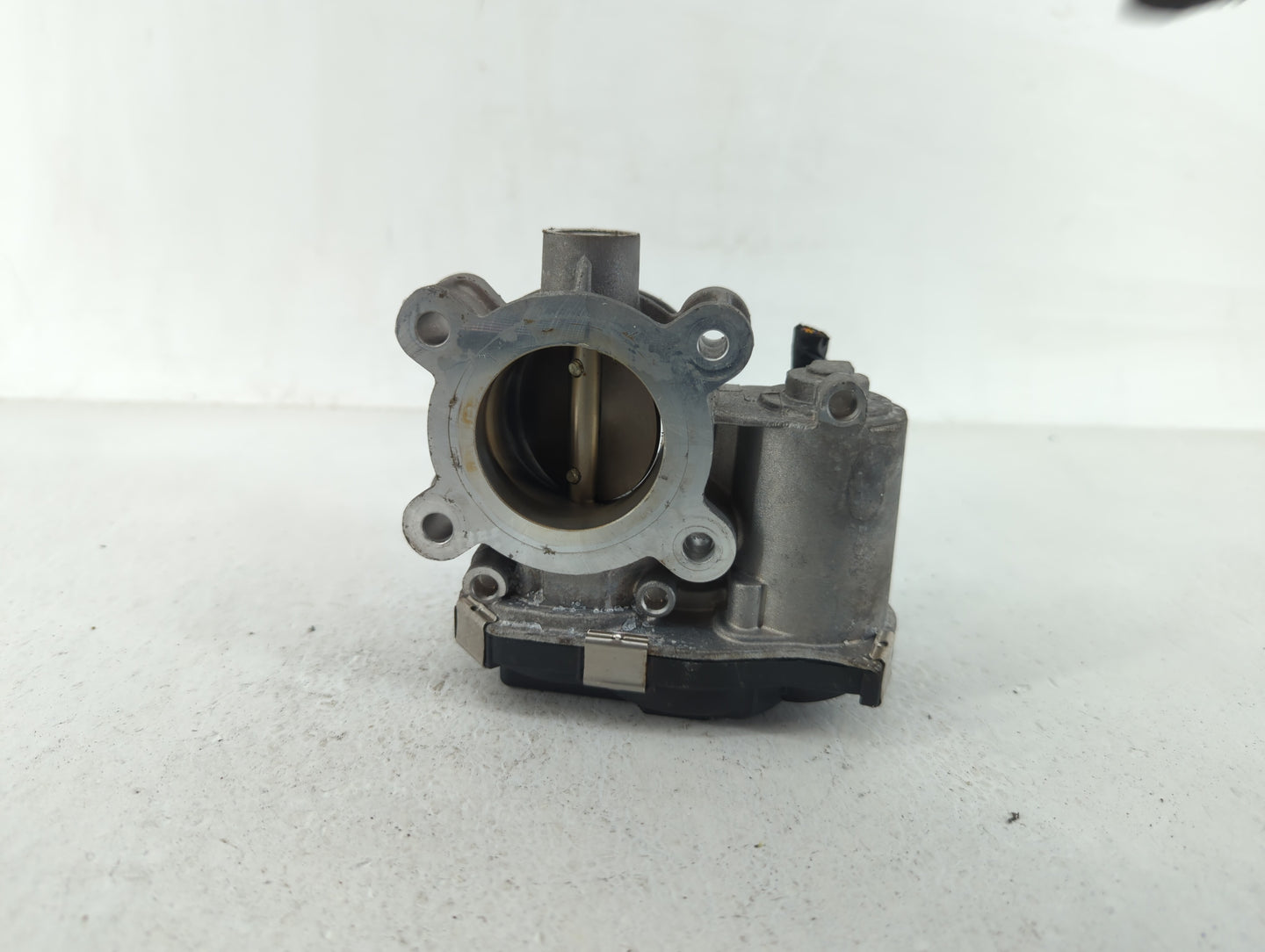 2016-2021 Chevrolet Malibu Throttle Body P/N:12671379AA Fits Fits 2016 2017 2018 2019 2020 2021 2022 OEM Used Auto Parts - O