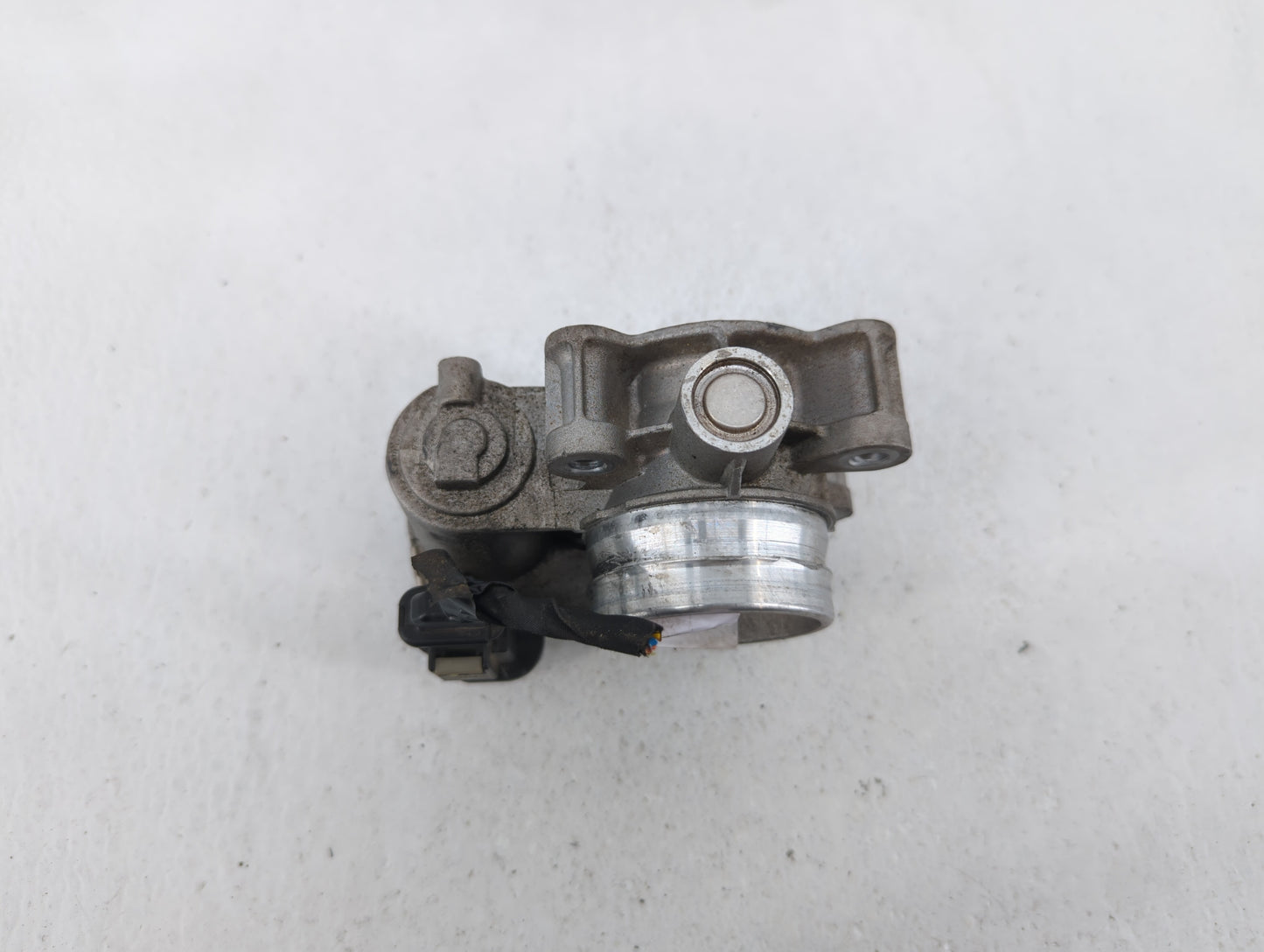 2016-2021 Chevrolet Malibu Throttle Body P/N:12671379AA Fits Fits 2016 2017 2018 2019 2020 2021 2022 OEM Used Auto Parts - O