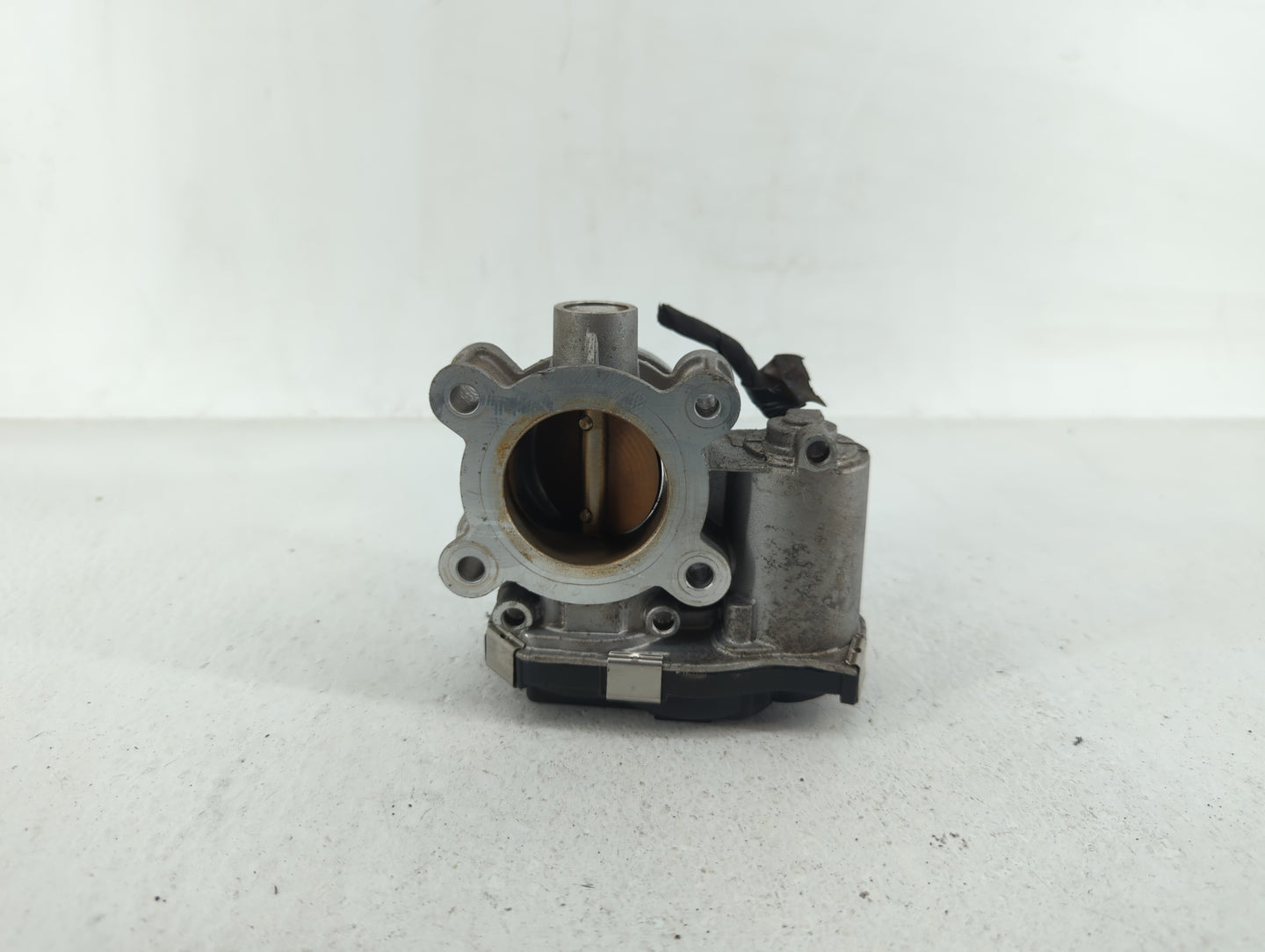 2016-2021 Chevrolet Malibu Throttle Body P/N:12671379AA Fits Fits 2016 2017 2018 2019 2020 2021 2022 OEM Used Auto Parts - O