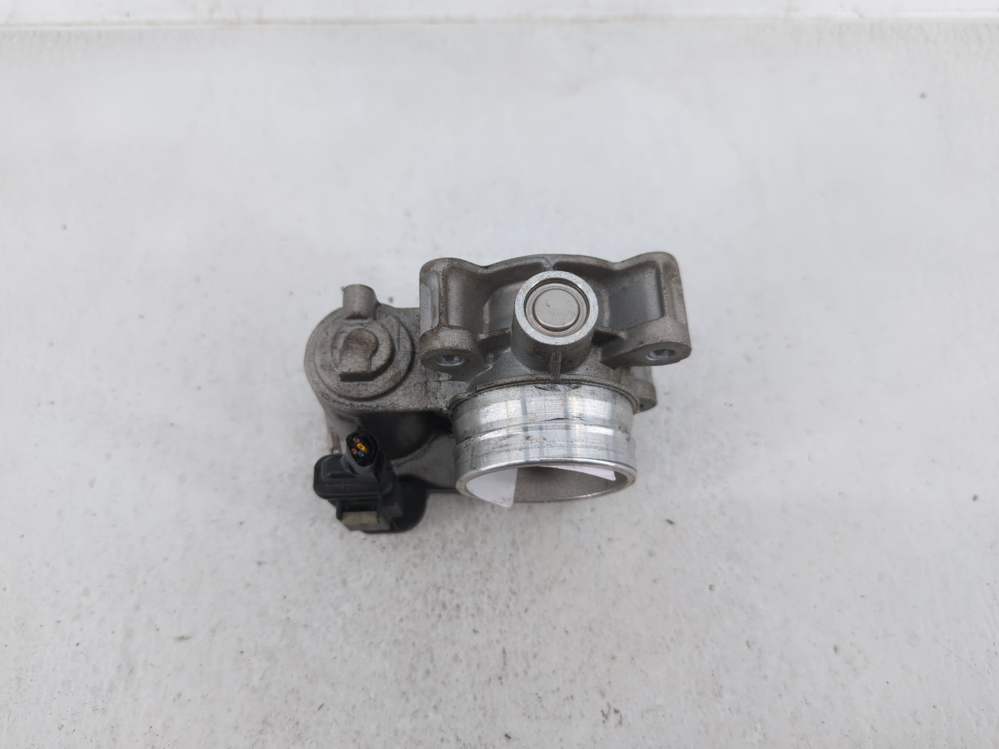2016-2021 Chevrolet Malibu Throttle Body P/N:12671379AA Fits Fits 2016 2017 2018 2019 2020 2021 2022 OEM Used Auto Parts - O