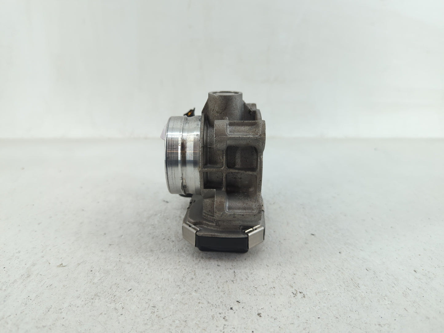 2016-2021 Chevrolet Malibu Throttle Body P/N:12671379AA Fits Fits 2016 2017 2018 2019 2020 2021 2022 OEM Used Auto Parts - O